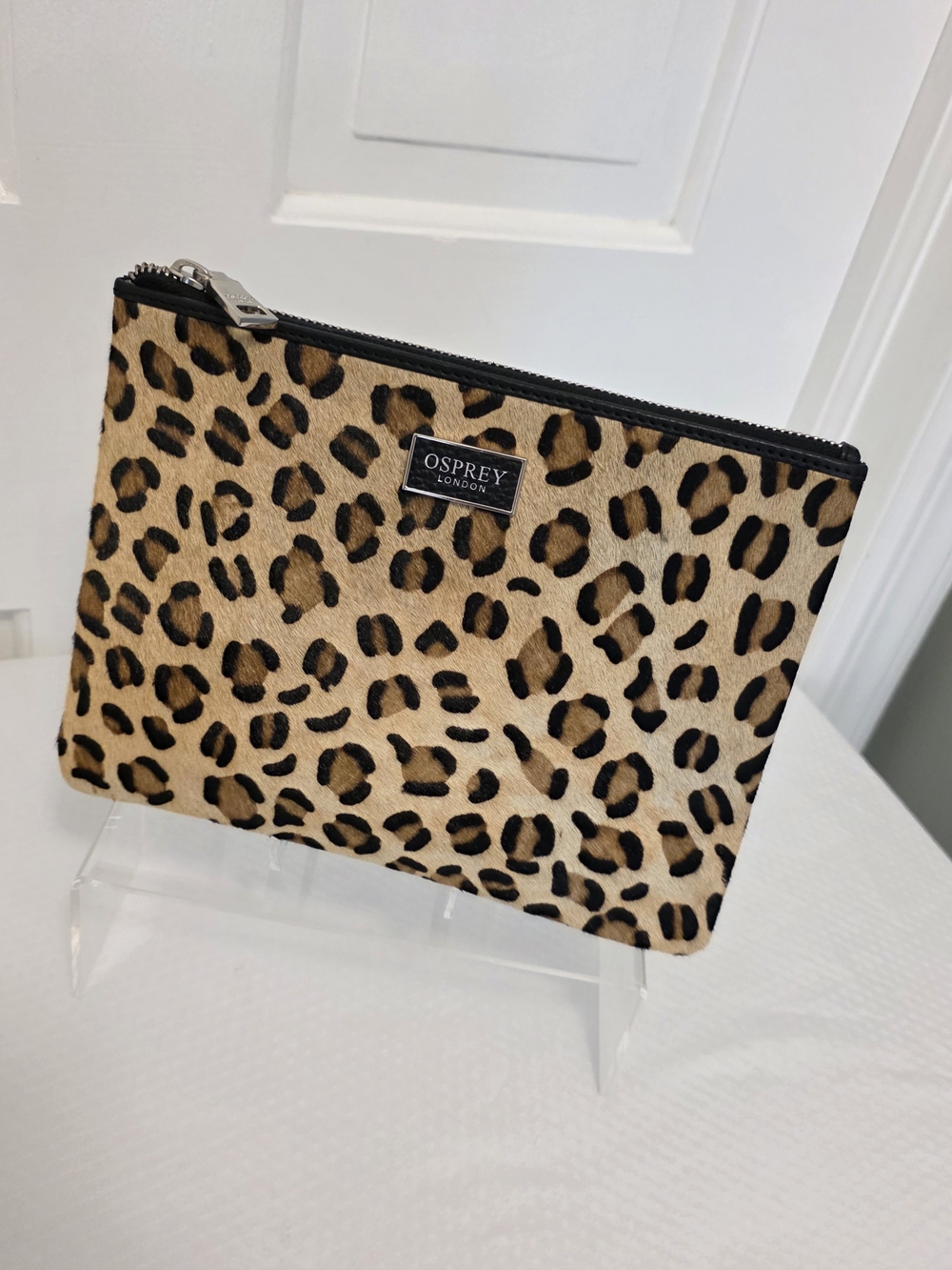 EC Osprey London Olivia Leopard Print Zip Clutch/Pouch, Slim, Stylish Zip Close